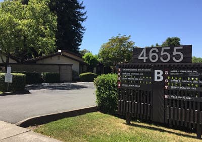 Entrance to the Wine Country Root Canal office building
